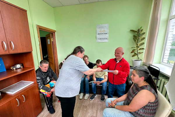 На минувшей неделе у нас прошел наш первый тренинг лета — в рамках проекта «Равный — равному».